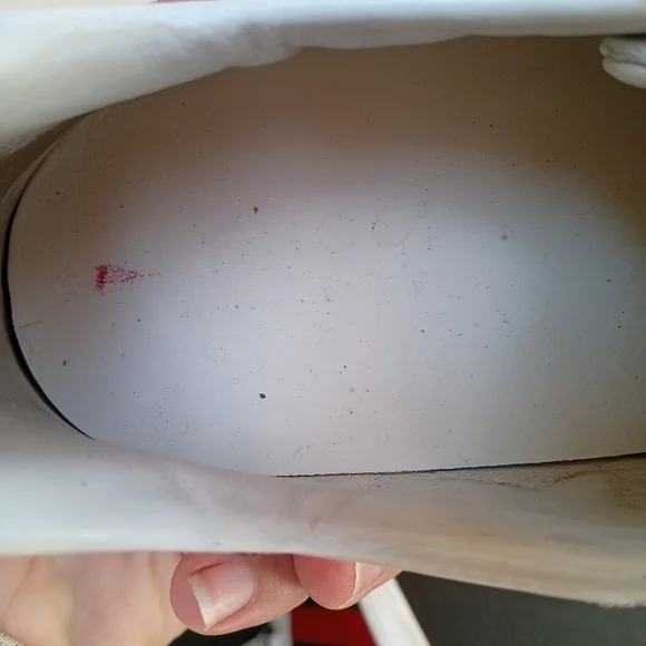 Gucci Brooklyn White Sneakers with Red Star Accents - Picture 7 of 12